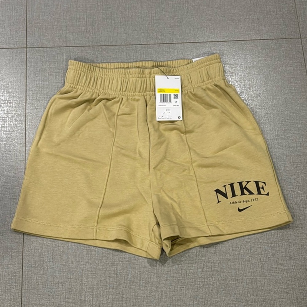 Brand New Nike Vintage Women’s Sweat Shorts Small Light Olive